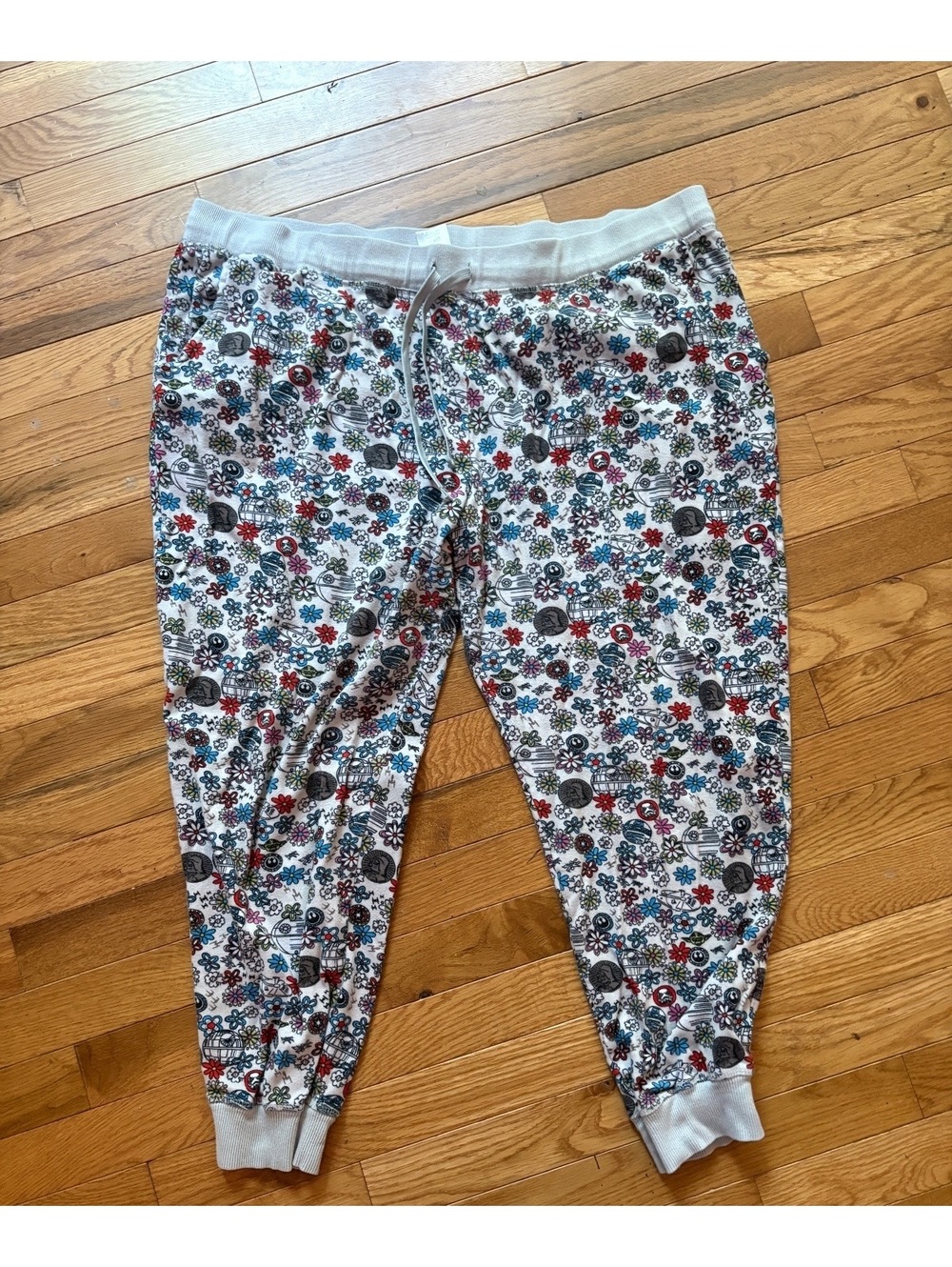 Vera Bradley Star Wars 2XL Cotton Jogger Pants with Colorful Floral and Starship